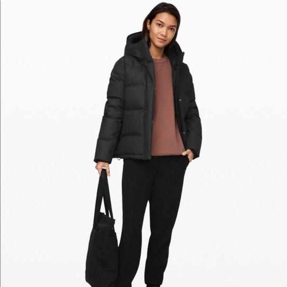 SOLD!!!! Lululemon wunder puffer wool size 4 - Picture 7 of 8